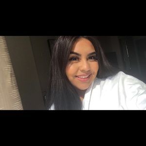 Meet your Posher, Alexis